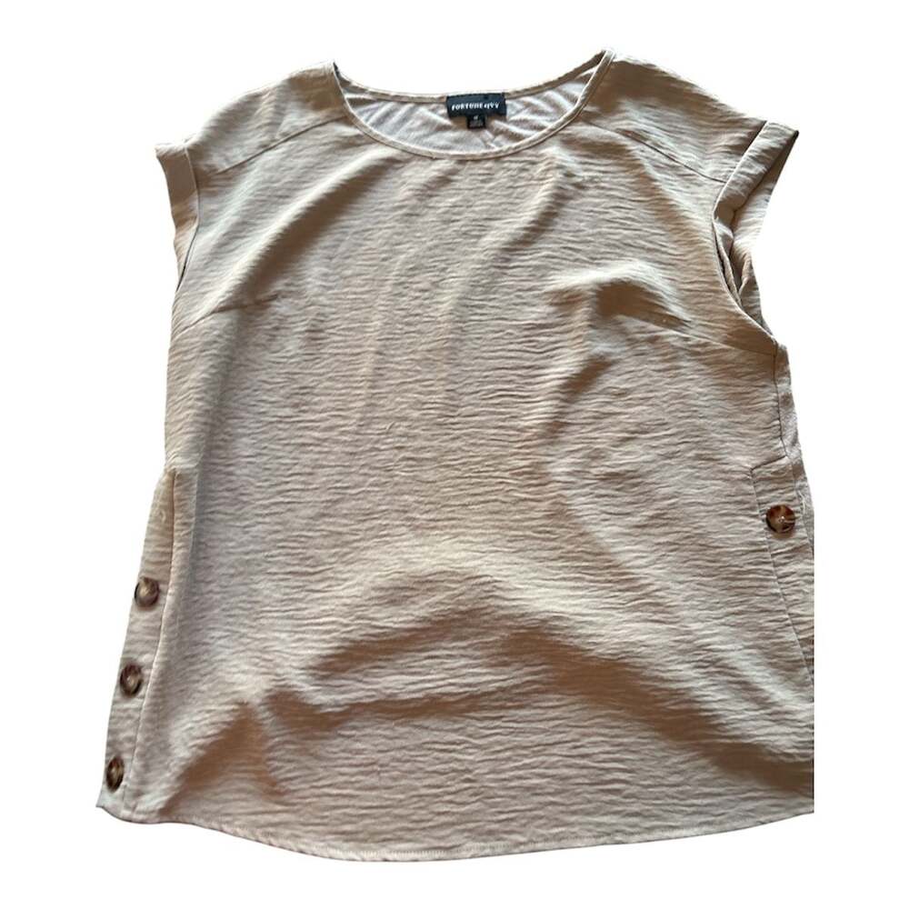 Fortune + Ivy Beige Textured Side Button Short Sleeve Top Size M